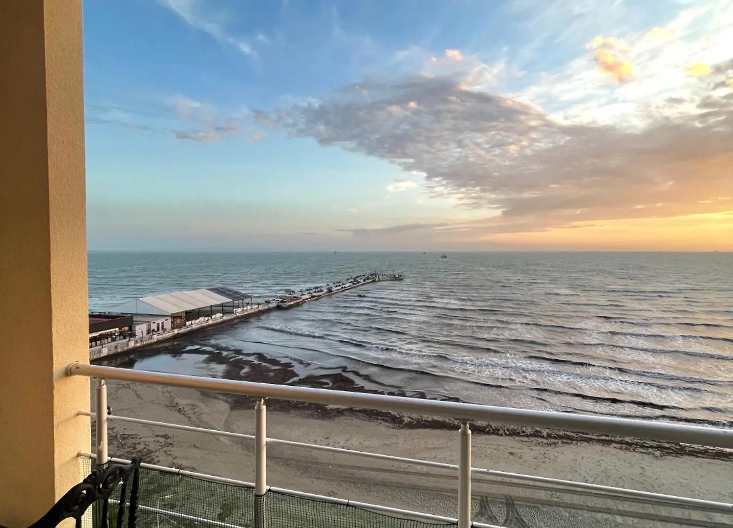 Seaside Apartment دراس